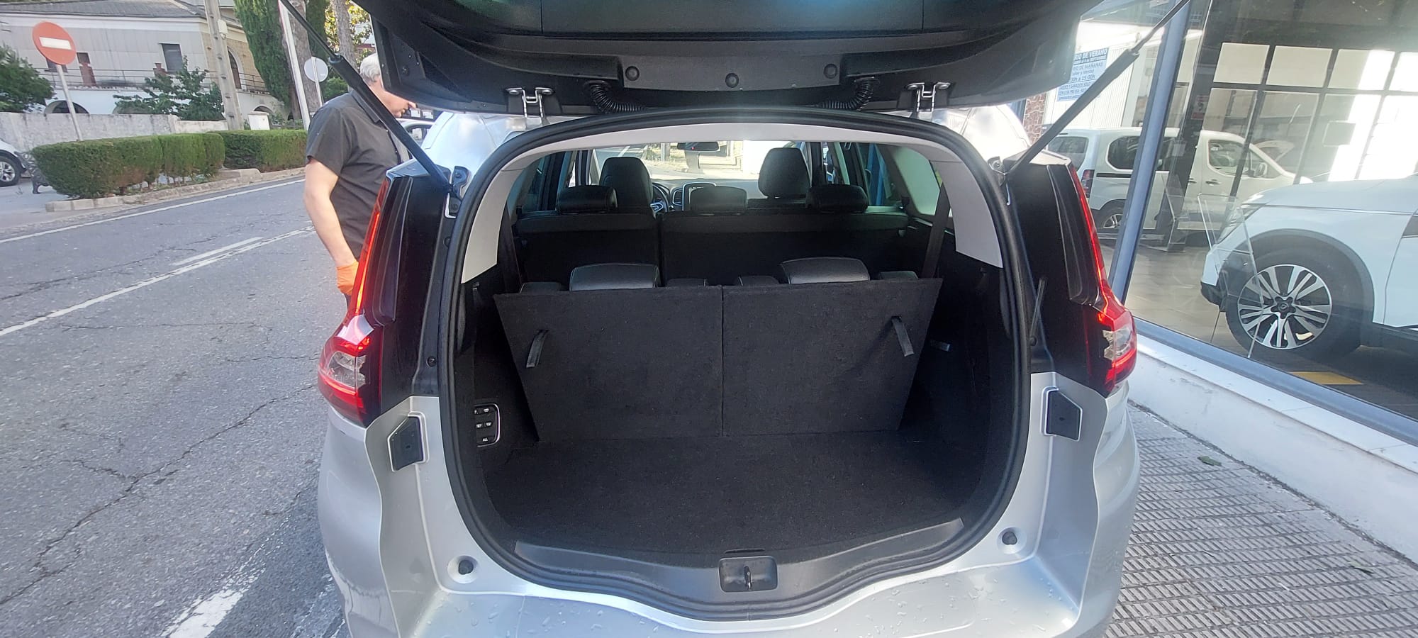 Renault Grand Scenic 1.7 dci 120cv miniatura 8
